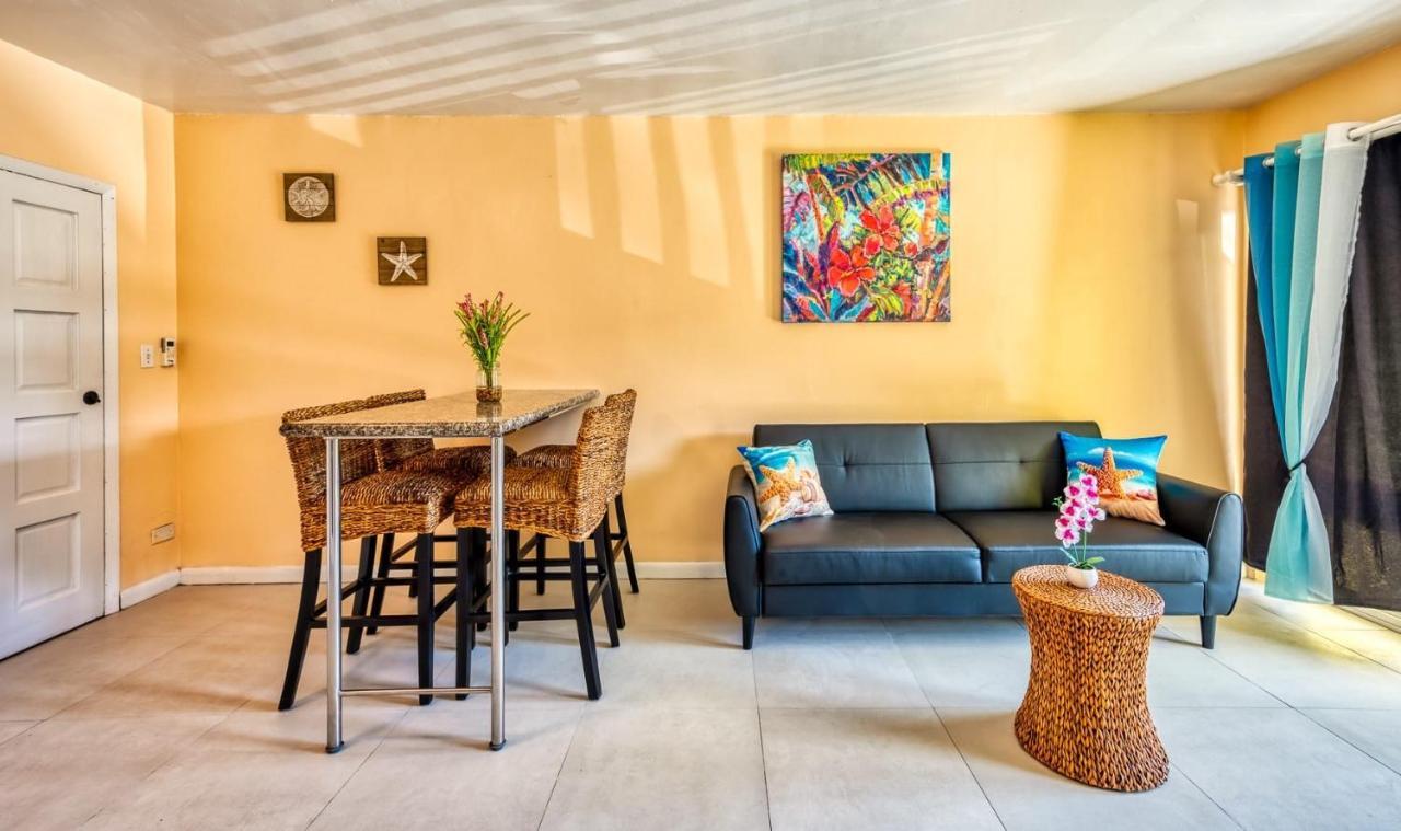 Lovely Apartment Near Beach, Downtown, 24H Security, Pool Nassau Eksteriør billede
