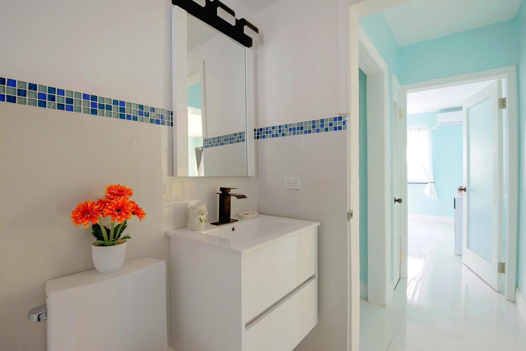 Apartment In Downtown At The Beach Nassau Eksteriør billede