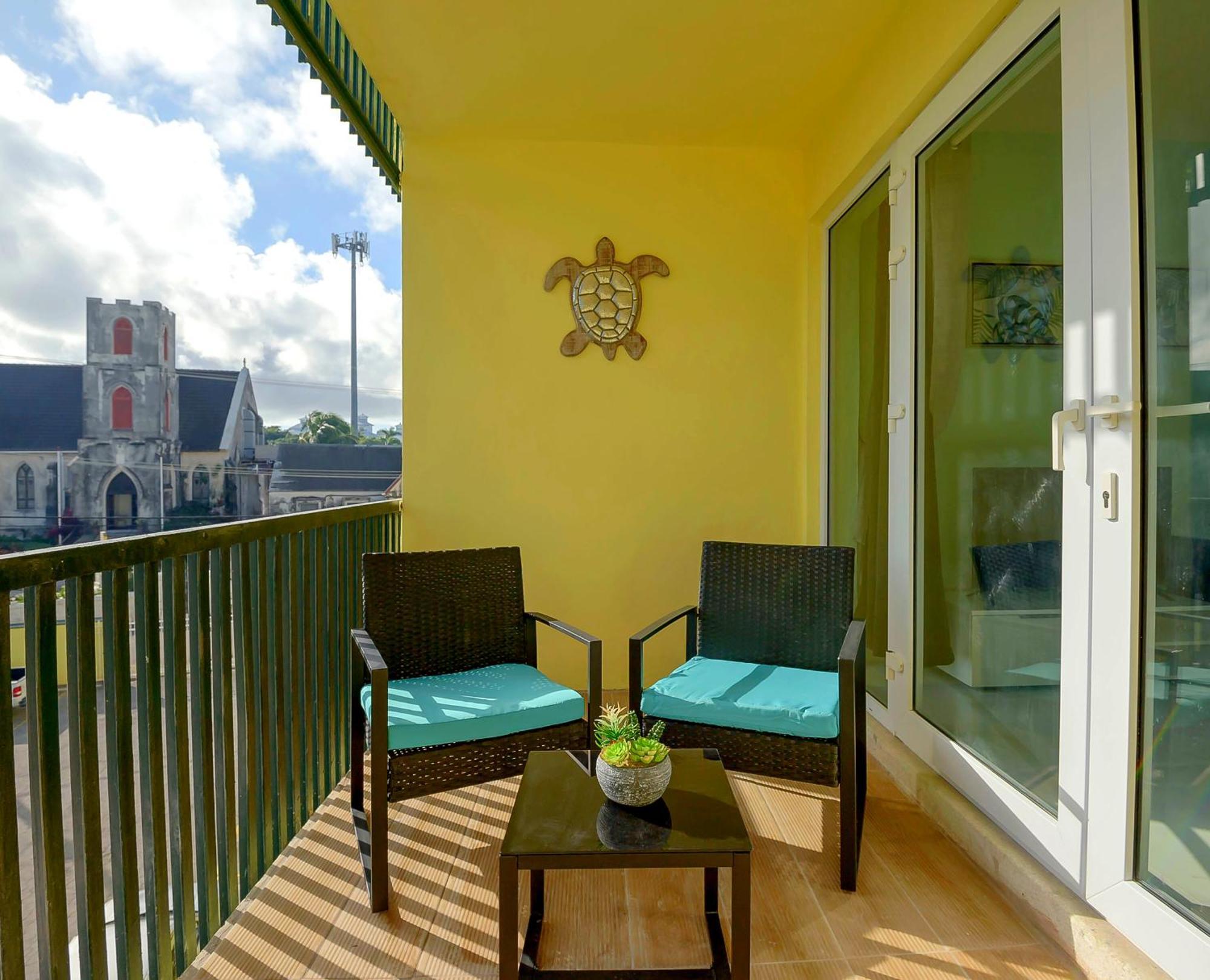 Apartment In Downtown At The Beach Nassau Eksteriør billede